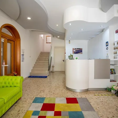 מלון Eraclea 3*