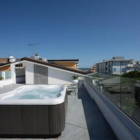 Отель Eraclea Лидо-ди-Езоло